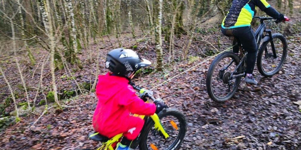 USING TRAX BIKE TRAILERS TO LEARN HOW TO RIDE A BIKE